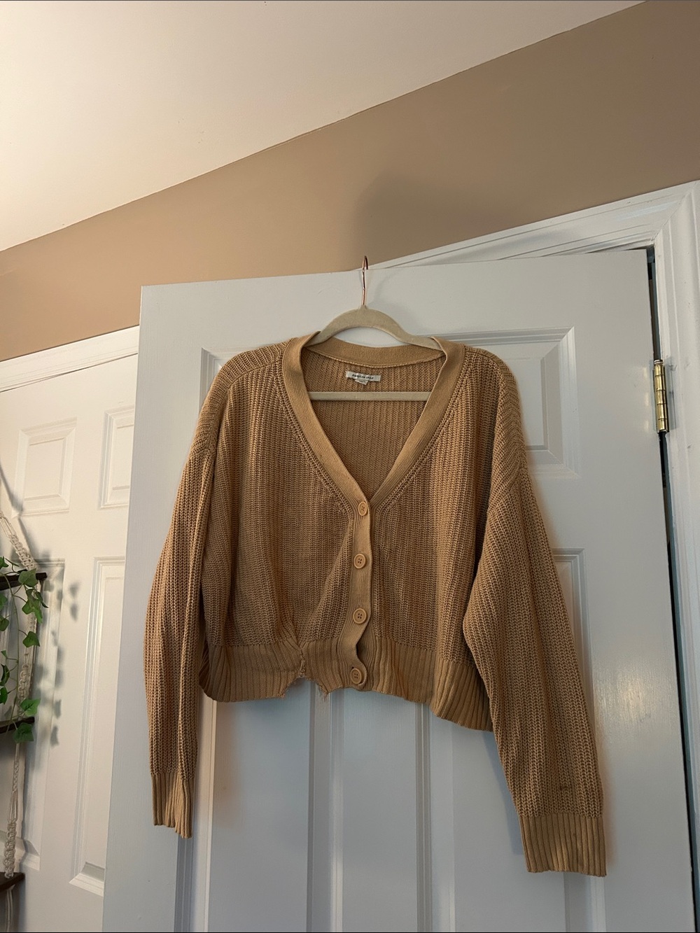 American Eagle (M) balloon sleeve cream button cardigan
